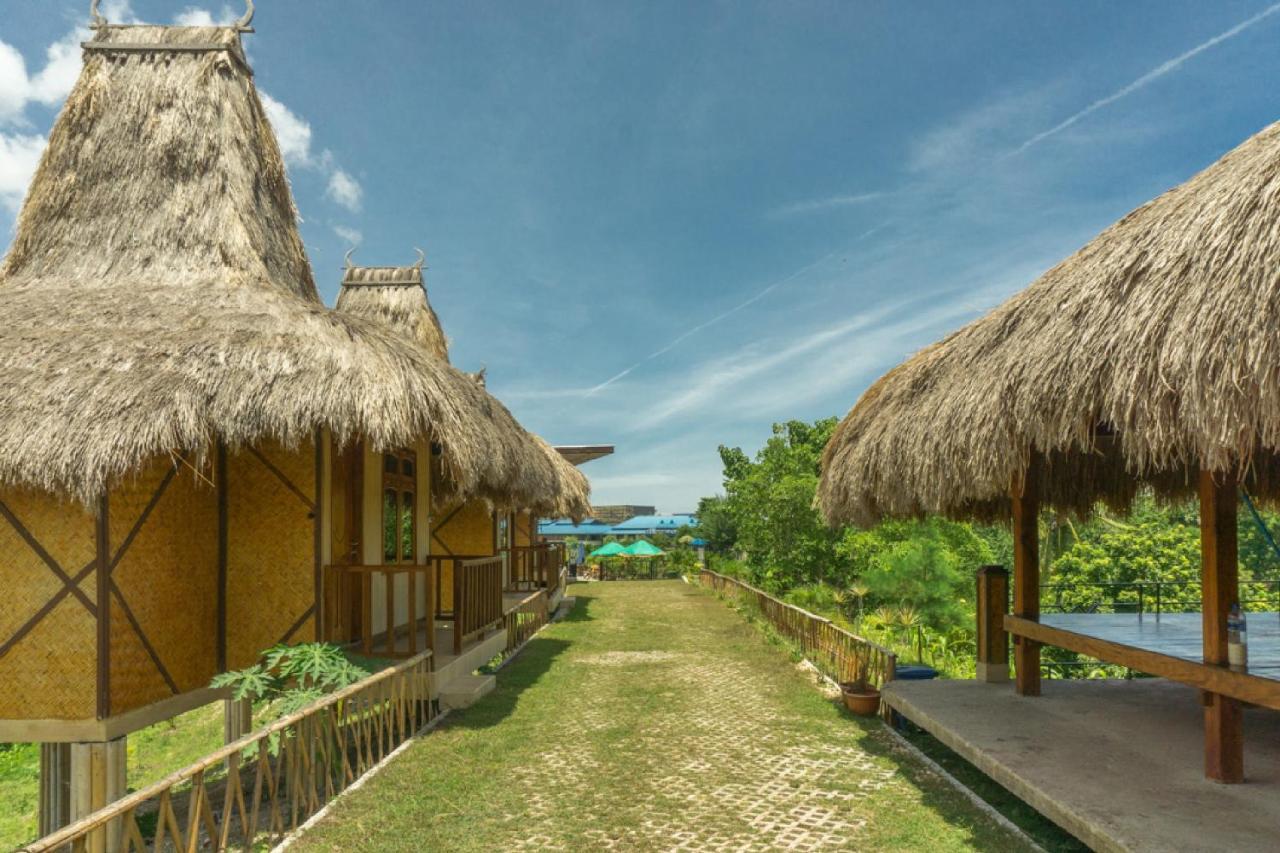 Hotel Reddoorz @ Tambolaka Sumba Lokokaki Esterno foto