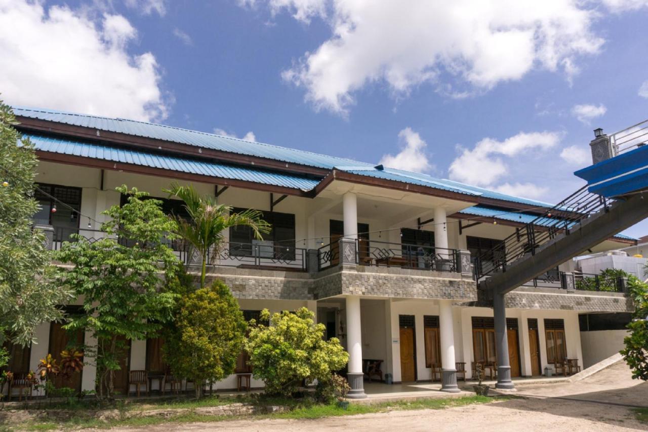 Hotel Reddoorz @ Tambolaka Sumba Lokokaki Esterno foto