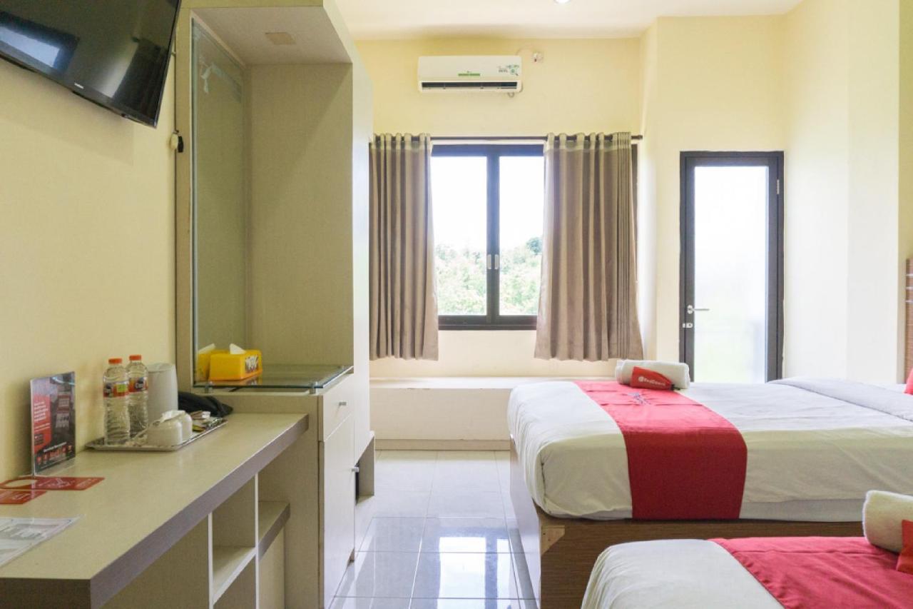 Hotel Reddoorz @ Tambolaka Sumba Lokokaki Esterno foto