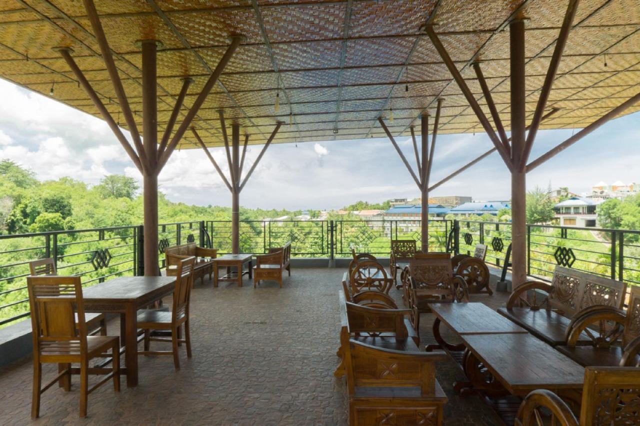 Hotel Reddoorz @ Tambolaka Sumba Lokokaki Esterno foto