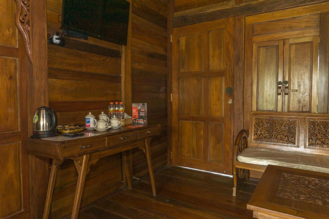 Hotel Reddoorz @ Tambolaka Sumba Lokokaki Esterno foto