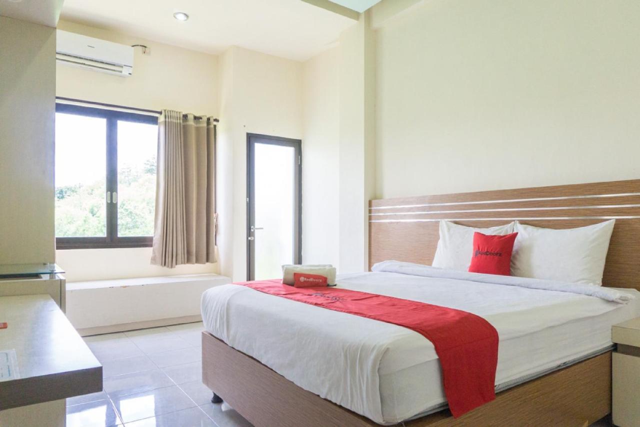 Hotel Reddoorz @ Tambolaka Sumba Lokokaki Esterno foto