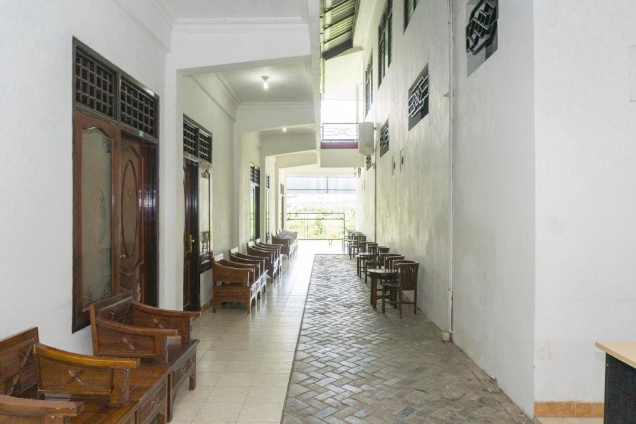 Hotel Reddoorz @ Tambolaka Sumba Lokokaki Esterno foto