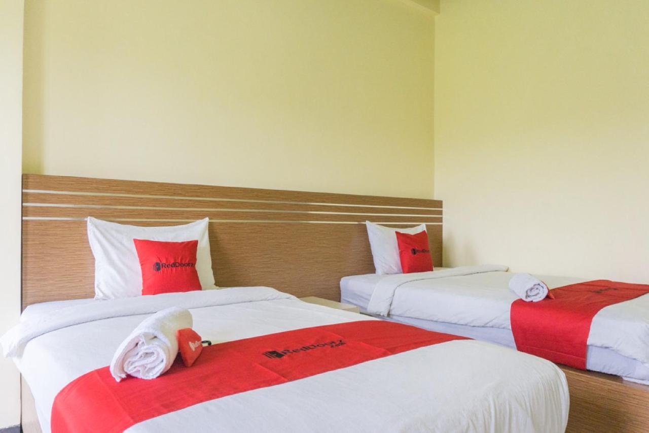 Hotel Reddoorz @ Tambolaka Sumba Lokokaki Esterno foto